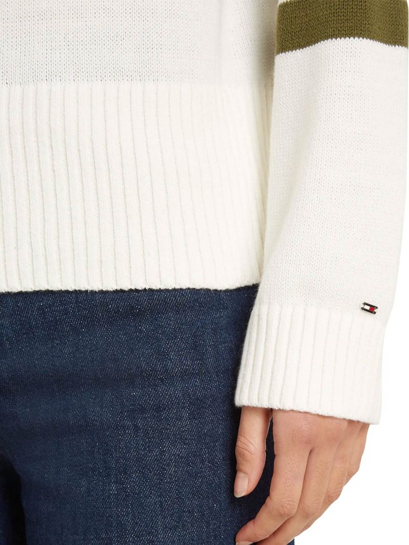 SUÉTER UNIVERSITARIO DE CUELLO REDONDO