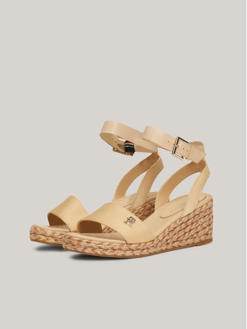 SANDALIAS CON CUÑA Y TIRA A CONTRASTE