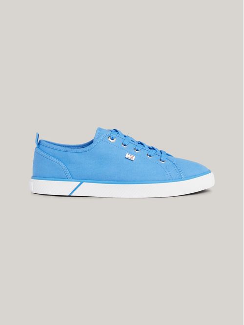 DEPORTIVOS DE LONA CON LOGO ESMALTADO