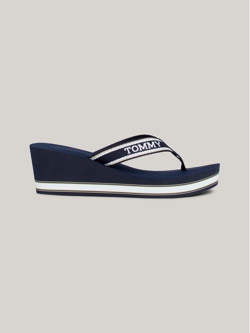 ZAPATILLAS DE CUÑA CON LOGO EN LA TIRA