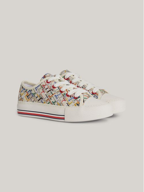 DEPORTIVOS CON CORDONES Y ESTAMPADO DE MONOGRAMAS (NIÑOS)