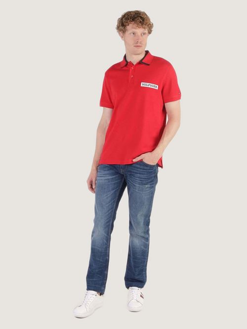 POLO CON LOGO BORDADO DE CORTE REGULAR