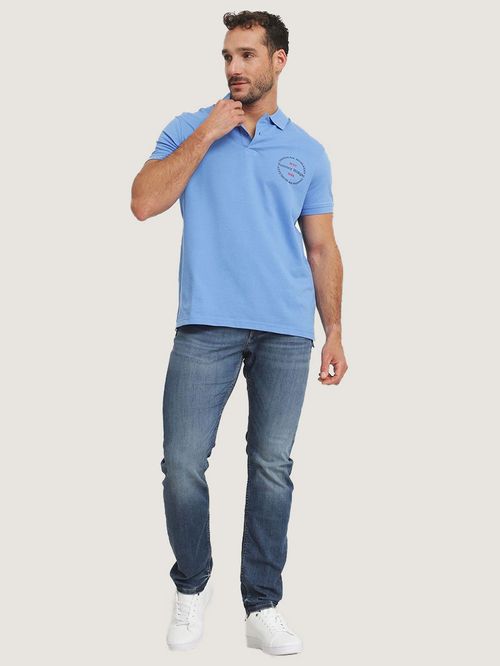 POLO DE CORTE REGULAR CON LOGO CIRCULAR