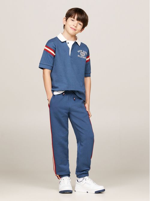 POLO DE CORTE REGULAR CON MONOTIPO HILFIGER (NIÑOS)