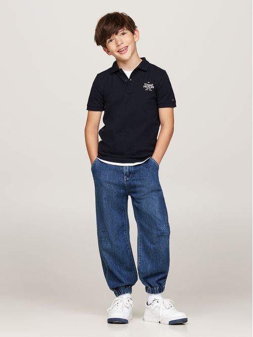 POLO DE CORTE REGULAR CON LOGO (NIÑOS)