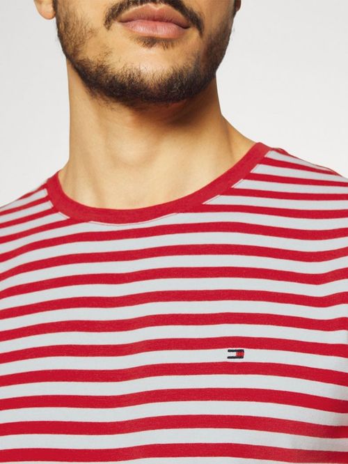CAMISETA DE CUELLO REDONDO Y CORTE EXTRA SLIM