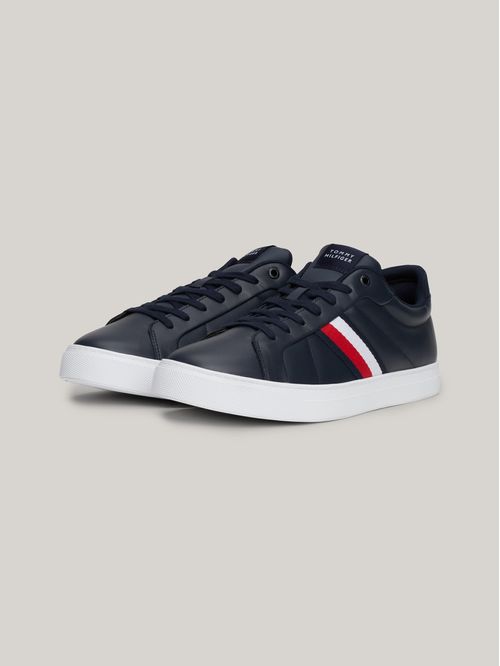 DEPORTIVOS DE TENIS CON CINTA DISTINTIVA