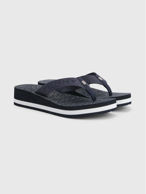 ZAPATILLAS DE CUÑA CON ESTAMPADO DE MONOGRAMAS