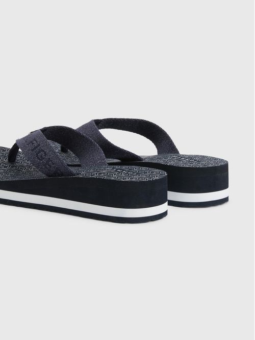 ZAPATILLAS DE CUÑA CON ESTAMPADO DE MONOGRAMAS