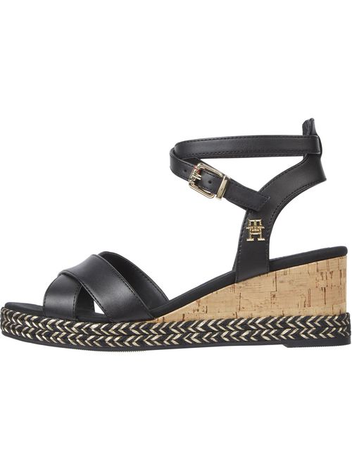SANDALIAS DE CUÑA ALTA CON DETALLES DE CUERDA