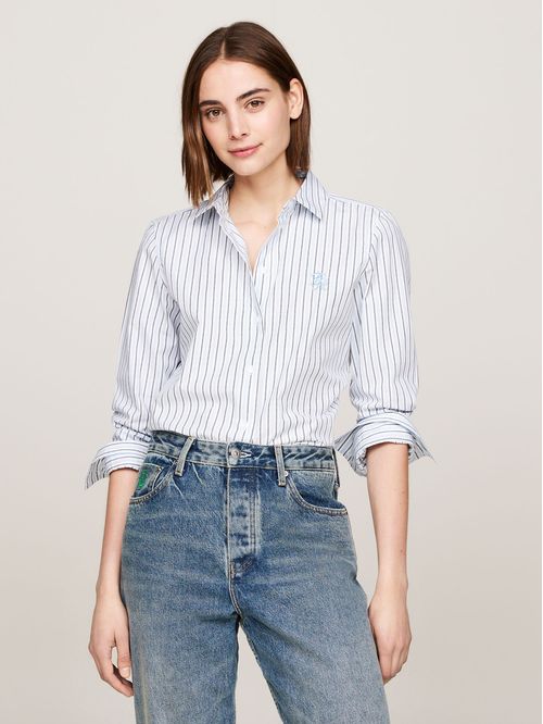 CAMISA DE CORTE REGULAR CON LOGO BORDADO
