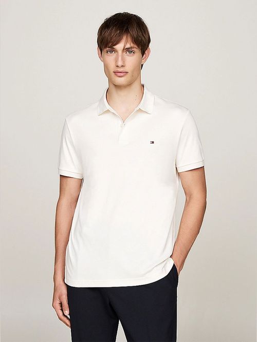 POLO ESSENTIAL DE CORTE REGULAR CON LOGO