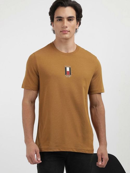 CAMISETA CON LOGO VERTICAL
