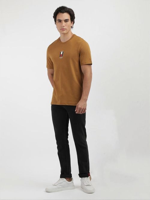 CAMISETA CON LOGO VERTICAL