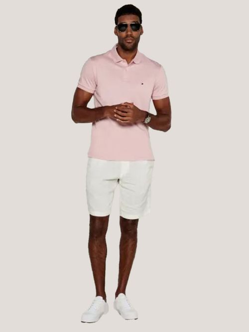POLO ESSENTIAL DE CORTE REGULAR CON LOGO