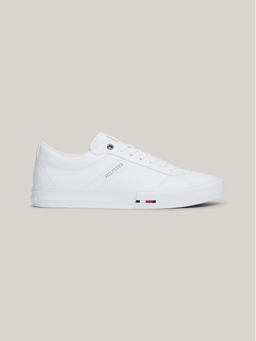 DEPORTIVOS DE CUERO CON CORDONES Y LOGO
