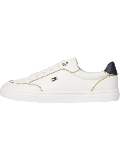 DEPORTIVOS CON DETALLES DISTINTIVOS