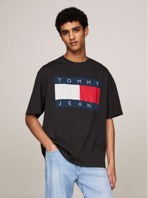 CAMISETA CON PARCHE CON LOGO Y CORTE OVERSIZE