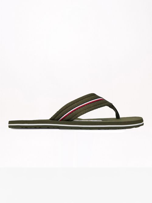 ZAPATILLAS CON CINTA DISTINTIVA