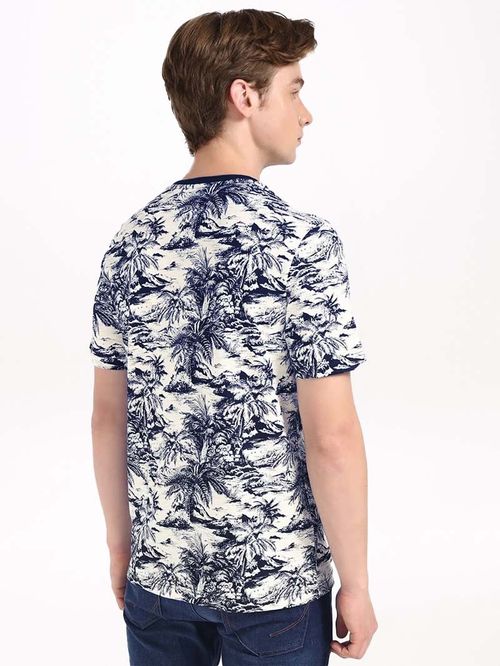 CAMISETA CON ESTAMPADO AOP