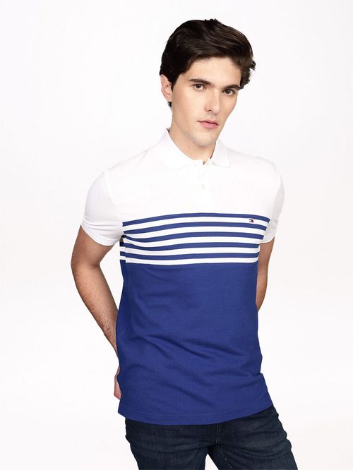 POLO CON DISEÑO COLOR BLOCK DE CORTE REGULAR