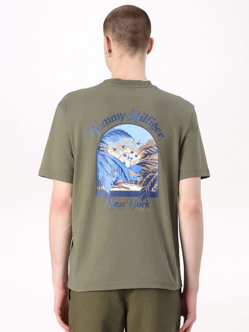 CAMISETA DE CORTE AMPLIO CON ESTAMPADO