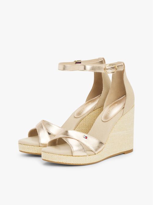 SANDALIAS METALIZADAS CON TACO