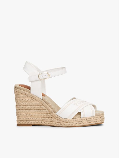 SANDALIAS DE TACO CON ESTILO ALPARGATA