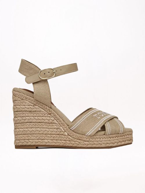 SANDALIAS DE TACO CON ESTILO ALPARGATA