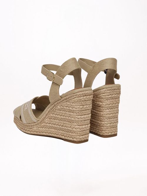 SANDALIAS DE TACO CON ESTILO ALPARGATA