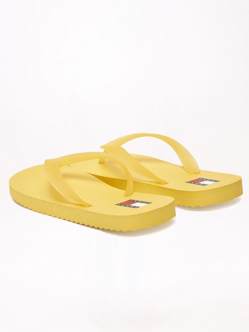 ZAPATILLAS CON SUELA DENTADA Y LOGO