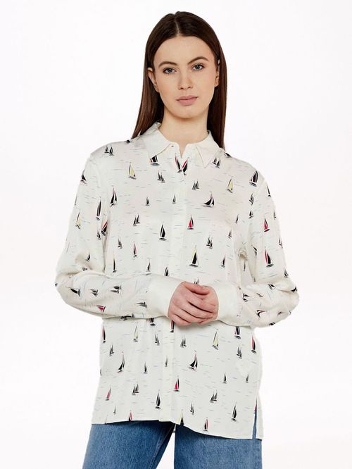 CAMISA ESTAMPADA DE CORTE REGULAR