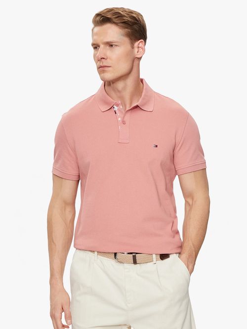 POLO CON ESTAMPADO DE PALMERAS BAJO EL CUELLO