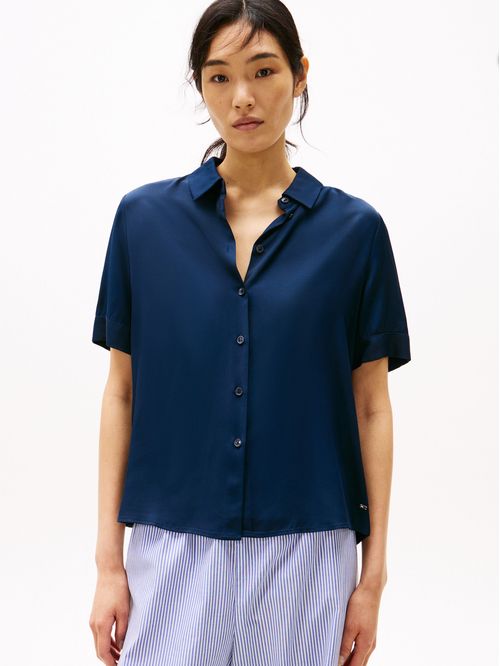 CAMISA DE MANGA CORTA Y CORTE AMPLIO