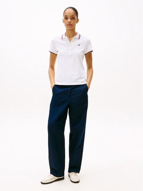 POLO DE CORTE SLIM CON LOGO A CONTRASTE