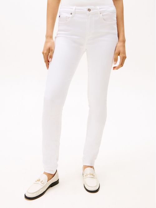 JEANS CEÑIDOS DE TIRO MEDIO