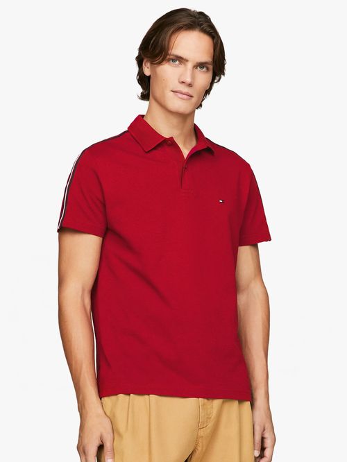 POLO DE CORTE REGULAR CON DISEÑO GLOBAL STRIPE EN LA MANGA