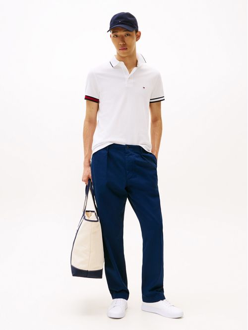 POLO DE CORTE SLIM CON RIBETES DISTINTIVOS