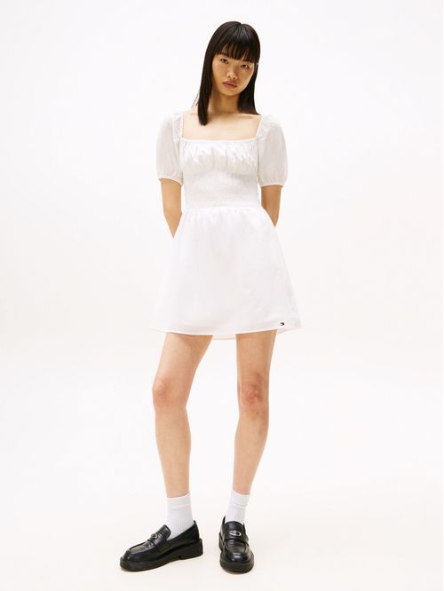 VESTIDO DE MINIVOLANTES CON CUELLO CUADRADO