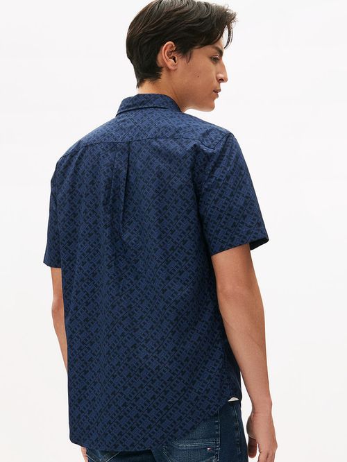 CAMISA CON ESTAMPADO DE MONOGRAMA TH