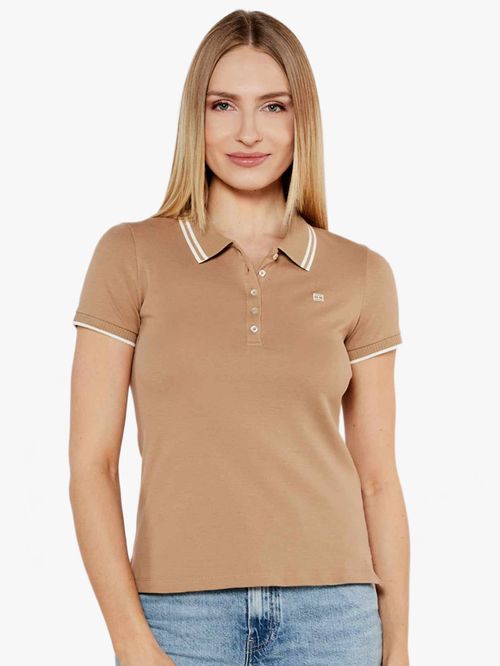 POLO DE CORTE SLIM CON LOGO A CONTRASTE