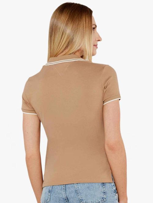 POLO DE CORTE SLIM CON LOGO A CONTRASTE