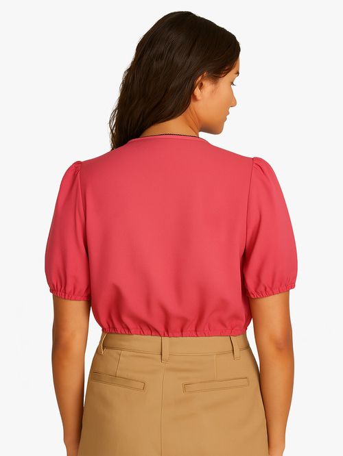 BLUSA DE CORTE CROPPED CON DISEÑO AOP