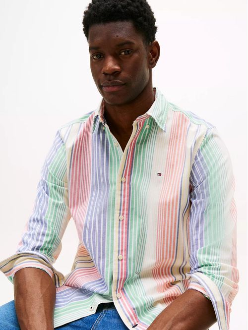 CAMISA OXFORD CON PATRÓN DE RAYAS MULTICOLORES