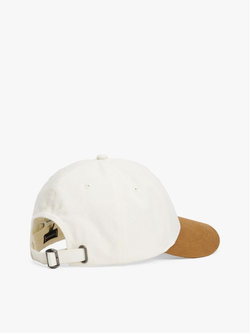 GORRA CON PARCHE DEL ESCUDO