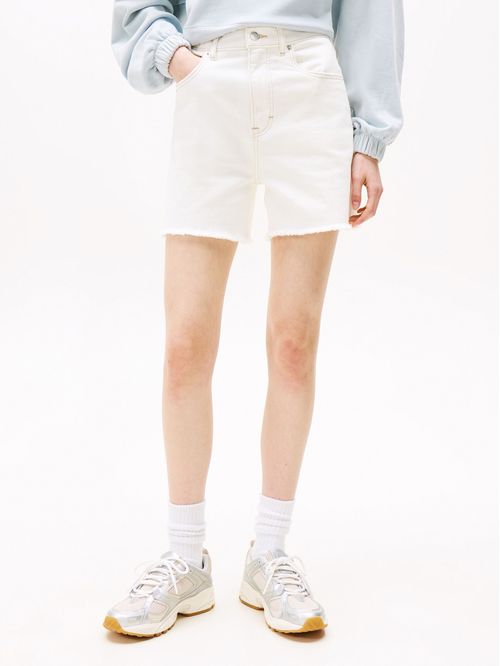 SHORTS DENIM DE CORTE REGULAR CON BAJO SIN REMATAR
