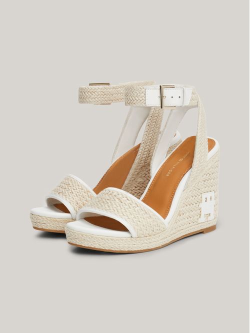 SANDALIAS DE TACO ALTO DE LINO