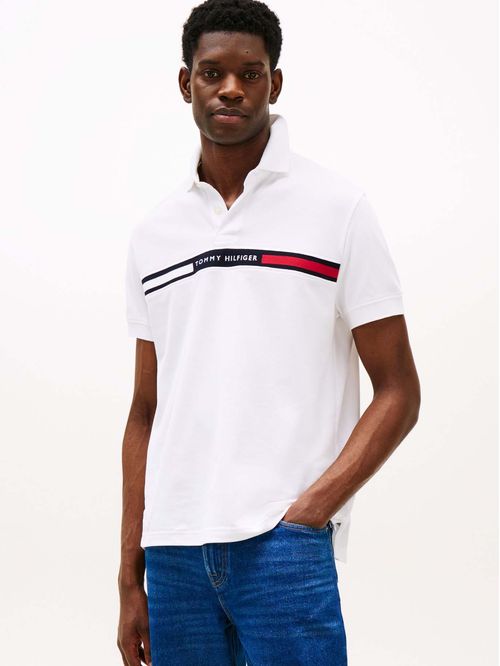 POLO DE CORTE REGULAR CON LOGO EN EL PECHO